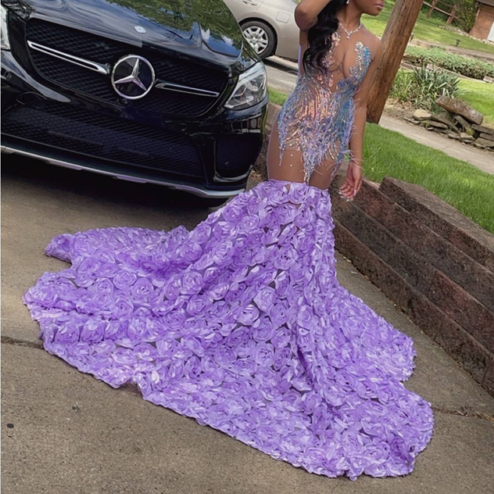 Beautiful prom dress. Worn once. 💜🌸
